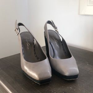 Kenneth Cole grey wedge